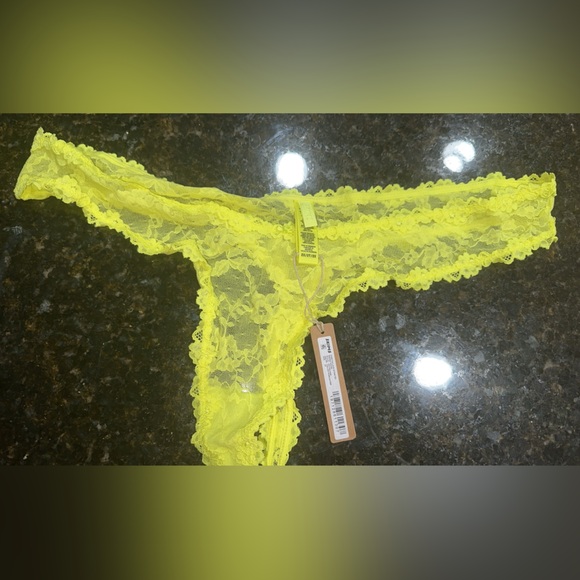 Fits Everybody Lace Tanga - Picture 9 of 13